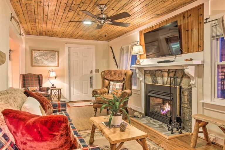 Private and Cozy Chimney Rock Abode 1