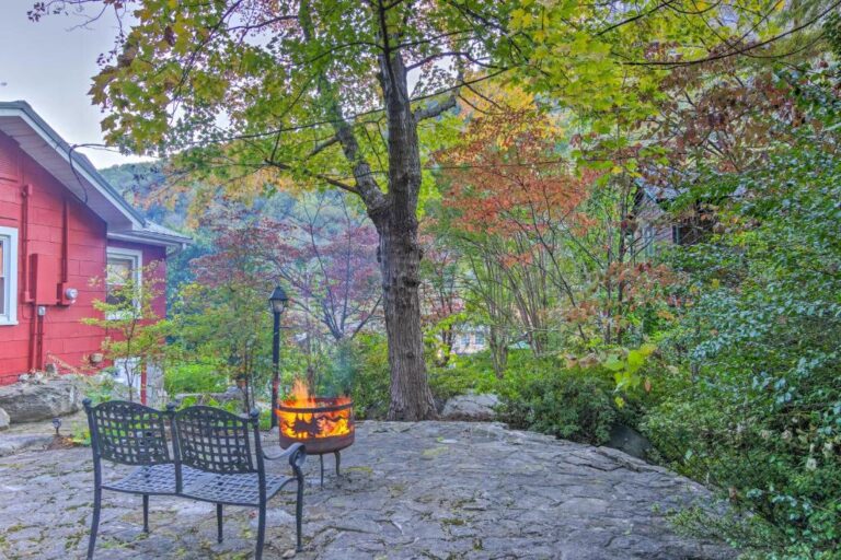 Private and Cozy Chimney Rock Abode 3