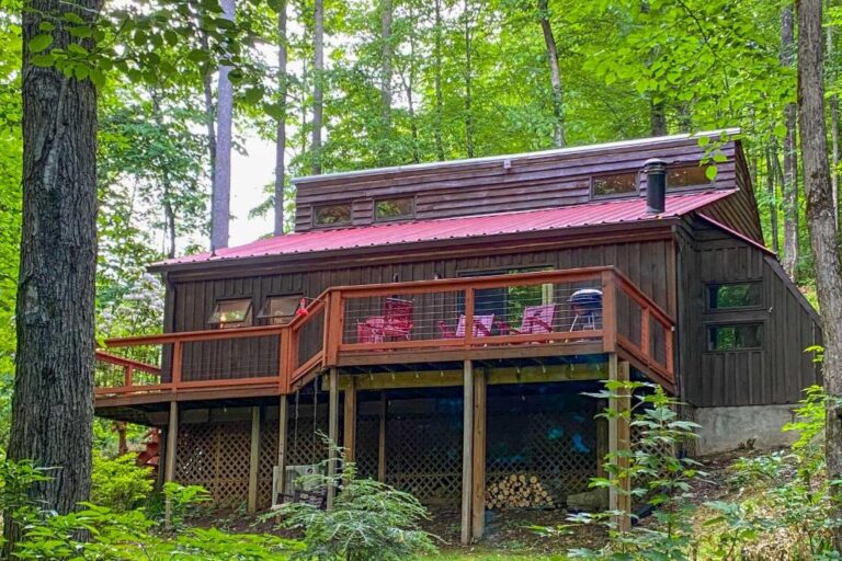 Riverside Cabin3