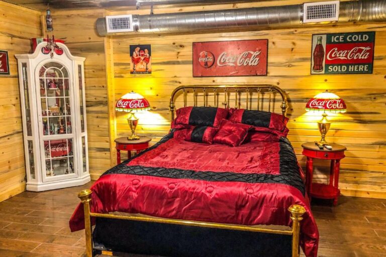 Samantha's Timber Inn