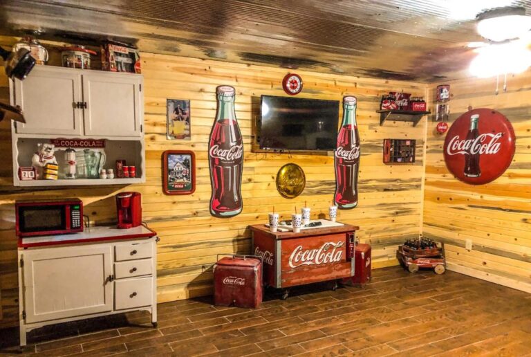 Samantha's Timber Inn1