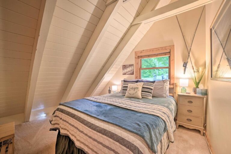 Tranquil Lake Cottage2